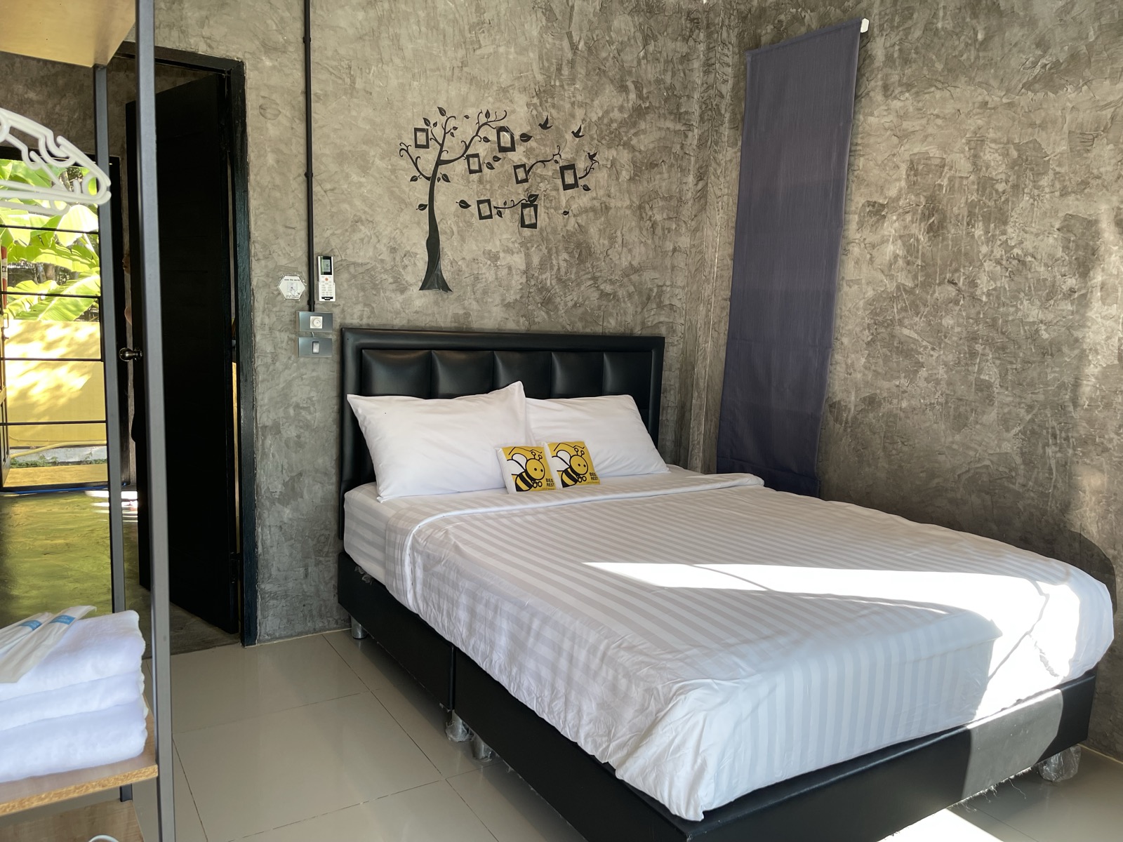 Bee Rest 2 — ห้องนอน